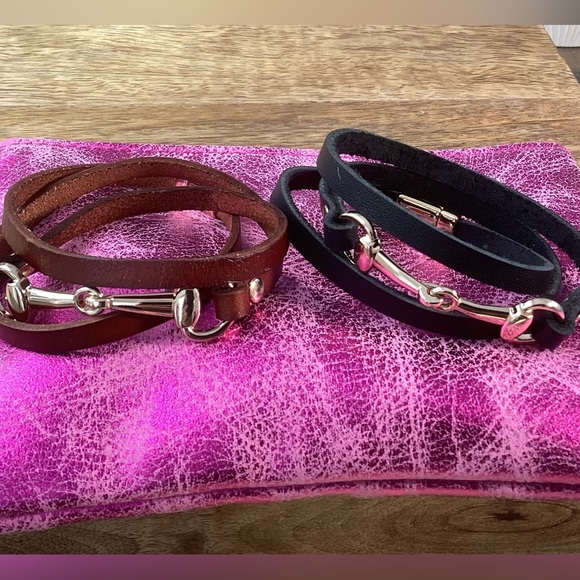 🌸Leather Horse Bit Bracelet Black or Brown, in Gold Tone - Picture 3 of 7